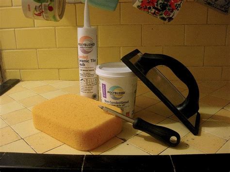 Housing DIY: Regrouting tiled kitchen counter | Regrouting tile, Home ...