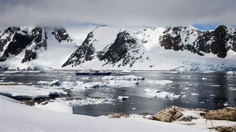 Petermann Island - Antarctica - Momentary Awe | Travel photography blog