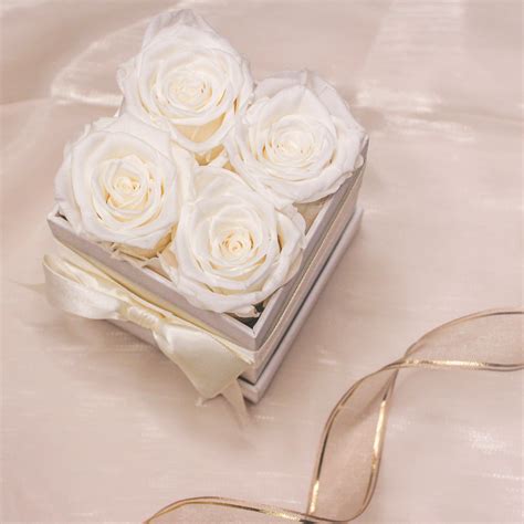 Forever Roses Box #4 Roses, White – Aromeo