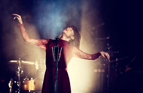 Must-watch: Florence + The Machine live-debuts new album songs! | Coup De Main Magazine