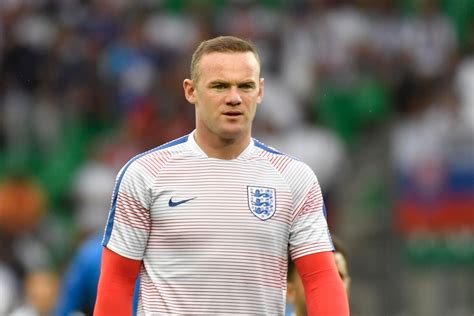 Euro 2016: England captain Wayne Rooney rubbishes criticism of Roy Hodgson's team selection ...