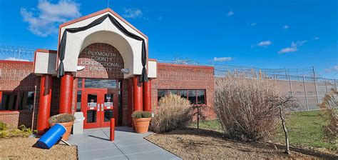 Warren, Markey call on ICE to review conditions at Plymouth jail