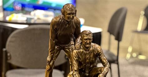 Broyles Award finalists announced for 2023 college football season