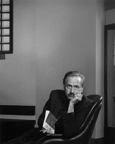 Marshall McLuhan – Yousuf Karsh