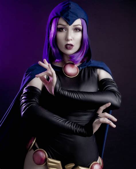 Wondeful Raven Cosplay (From Teen Titans) [Pics]