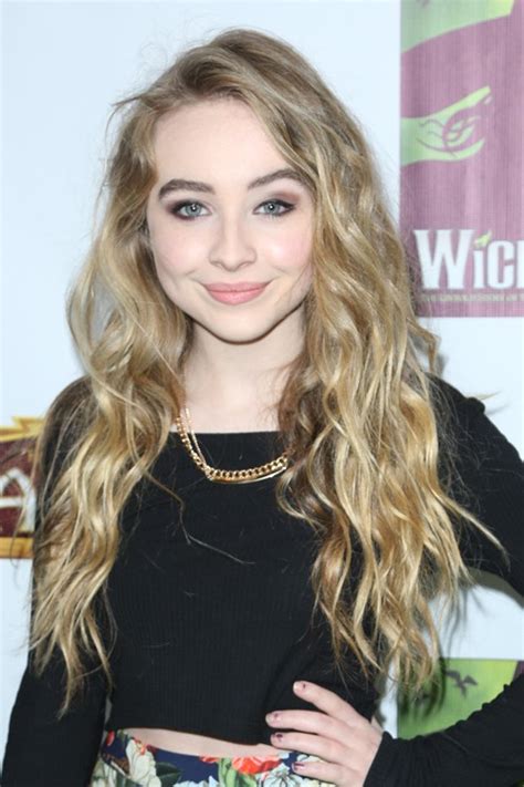 Sabrina Carpenter's Hairstyles & Hair Colors | Steal Her Style | Page 4