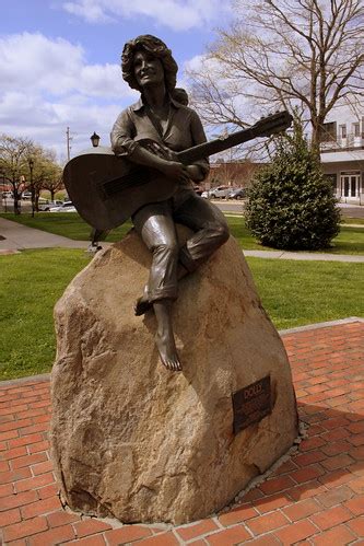 Dolly Parton Statue - Sevierville, TN | This statue of Dolly… | Flickr