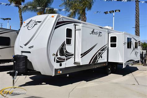 2018 New Arctic Fox 32A Silver Fox Travel Trailer in California, CA ...