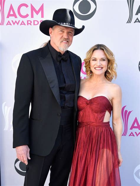 Trace Adkins Ties the Knot with Victoria Pratt in a Ceremony Officiated by 'Voice' Coach Blake ...