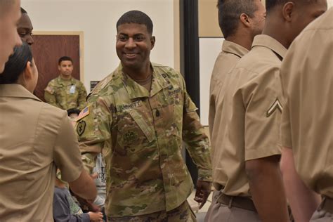 Signal School graduates first 25H course | Article | The United States Army