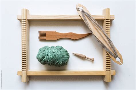 «Weaving Loom, Tools And Yarn» del colaborador de Stocksy «Carey Shaw» - Stocksy