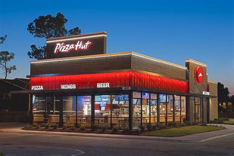 Major Pizza Hut franchisee to shutter 300 locations | 2020-08-19 | Food Business News