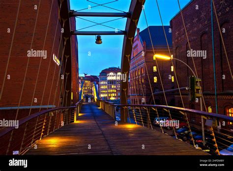 historic Speicherstadt at night in Hamburg Stock Photo - Alamy