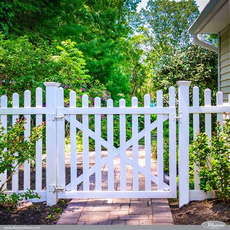 White Vinyl Picket Fence Gate from Illusions Fence | Fence design, Front yard fence, Vinyl ...