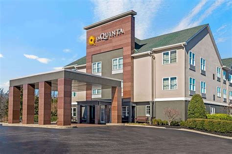 La Quinta Inn & Suites Lebanon - I-40, Exit 238, TN - See Discounts