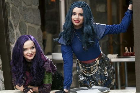 Descendants 2 Behind The Scenes. #Descendants2 | Evie descendants ...