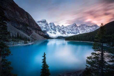 Visiting Canada's Moraine Lake | Photography Guide