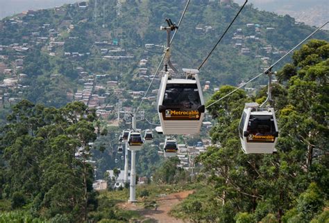 How Many Days Should You Stay in Medellin: A Tourist's Guide