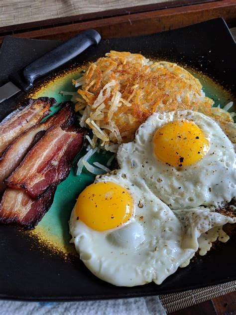 [Homemade] Bacon eggs and hash browns Bacon Hash, Bacon Egg, Keto ...