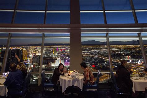 Valentine’s Day dinner at the Top of the World — PHOTOS | Local Las Vegas | Local