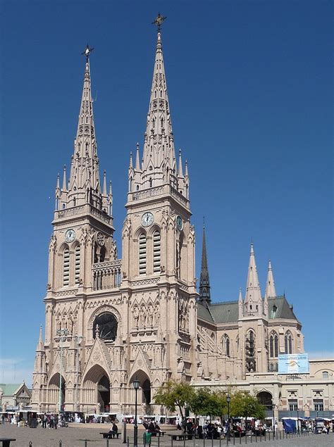 Basilica de Nuestra Senora de Lujan - Basilique Notre-Dame de Luján ...