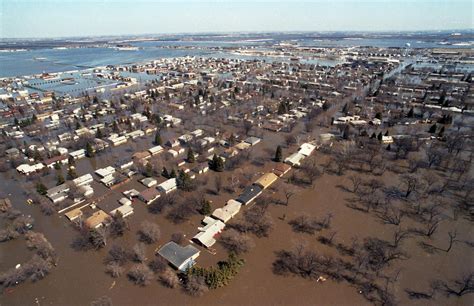 North Dakota History in Photos: 1997 Grand Forks Flood | Tribune Photo Collections ...