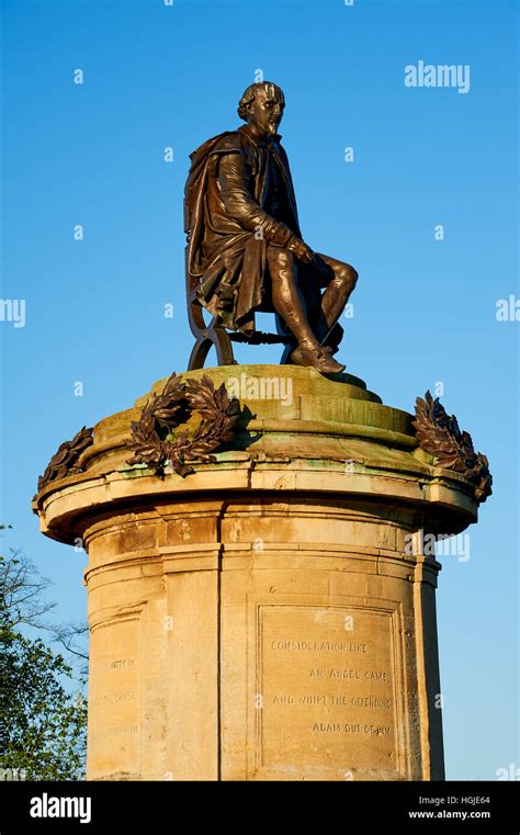 Stratford upon Avon and the cast bronze statue of William Shakespeare Stock Photo: 130713356 - Alamy