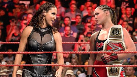 Ronda Rousey vs Stephanie McMahon - YouTube