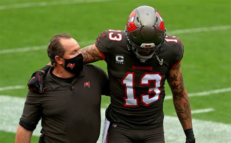 Buccaneers Star Mike Evans Suffers Injury At Training Camp - The Spun