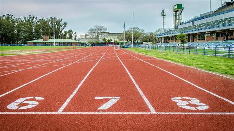 ¿Cuáles son las partes de una pista de atletismo?