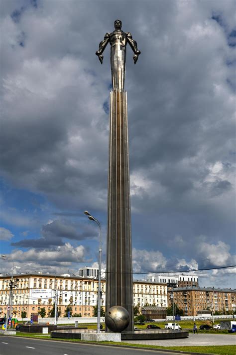 Yuri Gagarin monument on Gagarin Square in Moscow Russia, 2022 16678979 ...