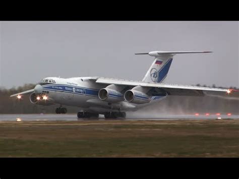 Ilyushin Il-76 - Landing - YouTube