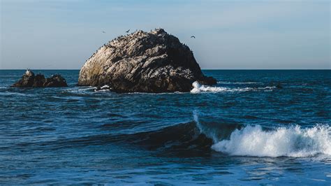 Rocas en el mar Fondo de pantalla 4k HD ID:11655