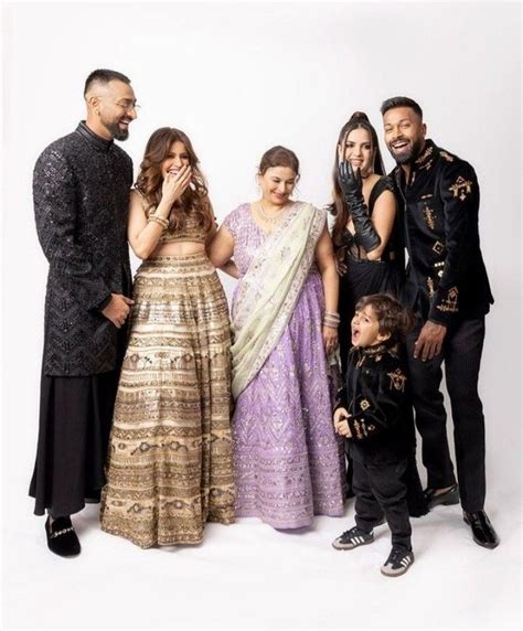 Pandya family 👪 🖤🔥 in 2024 | Indian dresses traditional, Party wear ...