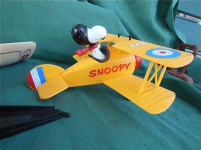 1970 PEANUTS SNOOPY SOPWITH CAMEL MODEL KIT W/ BOX INSTRUCTIONS PARTS ...