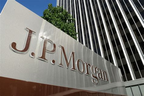 JP Morgan Chase shares rebound on Monday, bank appoints Wells Fargo's Reginald Lang to its ...