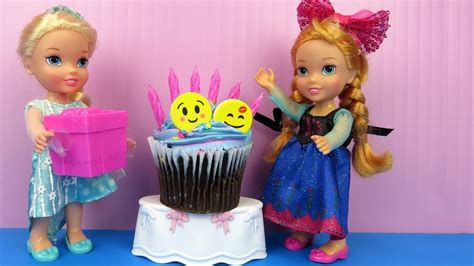 Little Anna's BIRTHDAY party ! Elsa and Anna toddlers party with guests - Pinata - Cake - Gifts ...