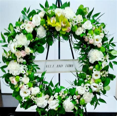 Funeral Wreath | Sympathy flowers, Funeral, Wreaths