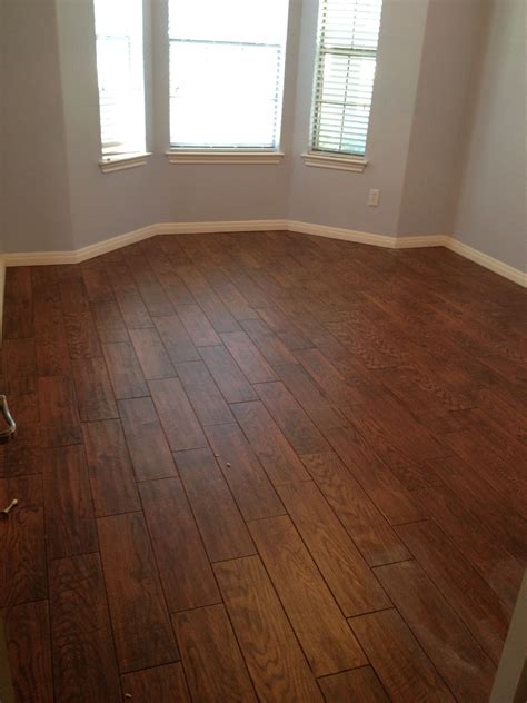 Hardwood Look Tile Floor Covering: Assessments, Absolute Best Brands & Pros vs. Disadvantages ...