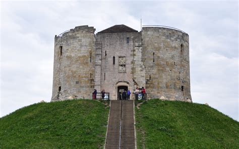 REJS: Photos: York, April 2012: York Castle