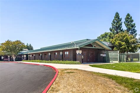 Laguna Creek High School, Rankings & Reviews - Homes.com