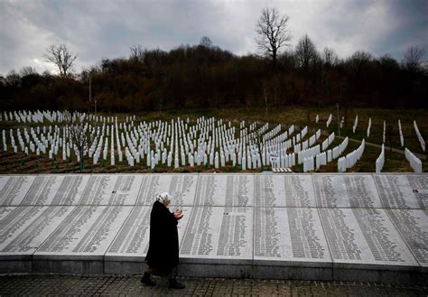 Serbia Arrests Eight Suspected in 1995 Srebrenica Massacre - The New York Times