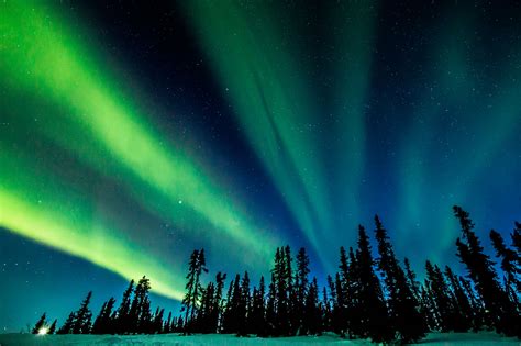 Northern Lights Canada Holidays | Discover The World