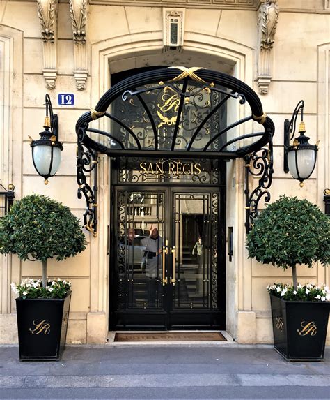 Parisian classic luxury with a fabulous room view at San Régis Hôtel | Flying Fashionista