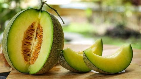 Honeydew Melons: Nutrition Facts, Health Benefits, Side Effects