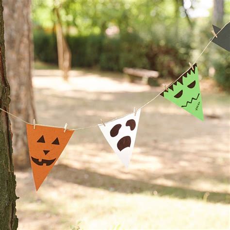 Easy Paper Halloween Hanging Garland Decoration - DIY & Crafts