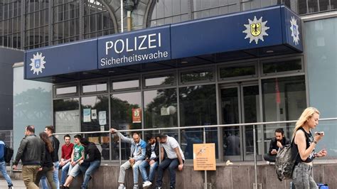 Polizeiwache am Hamburger Hauptbahnhof wegen Fäkalienflut geschlossen ...