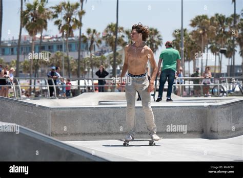 Venice beach california boardwalk hi-res stock photography and images ...