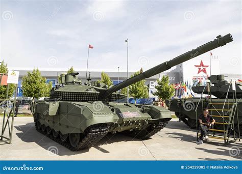 The Russian Main Battle Tank T-90M is Designed To Destroy Heavily ...