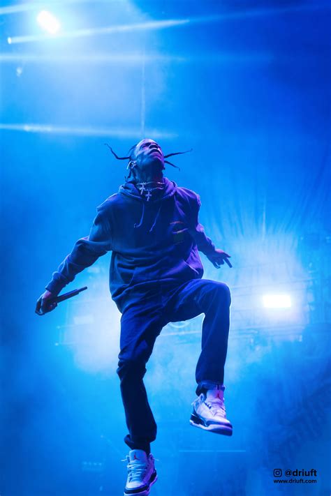 Travis Scott On Stage Wallpapers - Top Free Travis Scott On Stage Backgrounds - WallpaperAccess